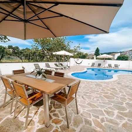 Galicia בית הארחה